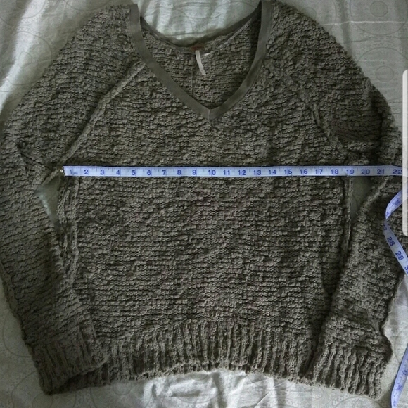 Free People Chunky Knit V-Neck Sweater - Picture 5 of 5